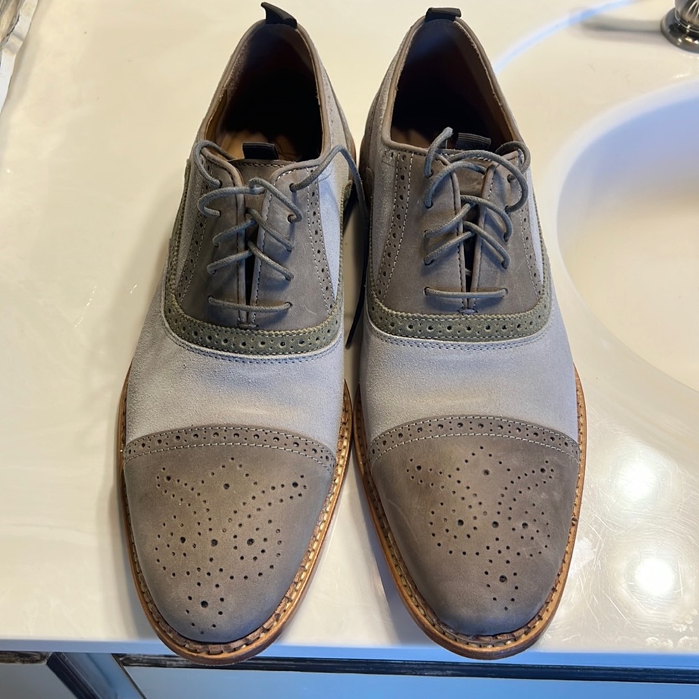 Men’s oxford dress shoes